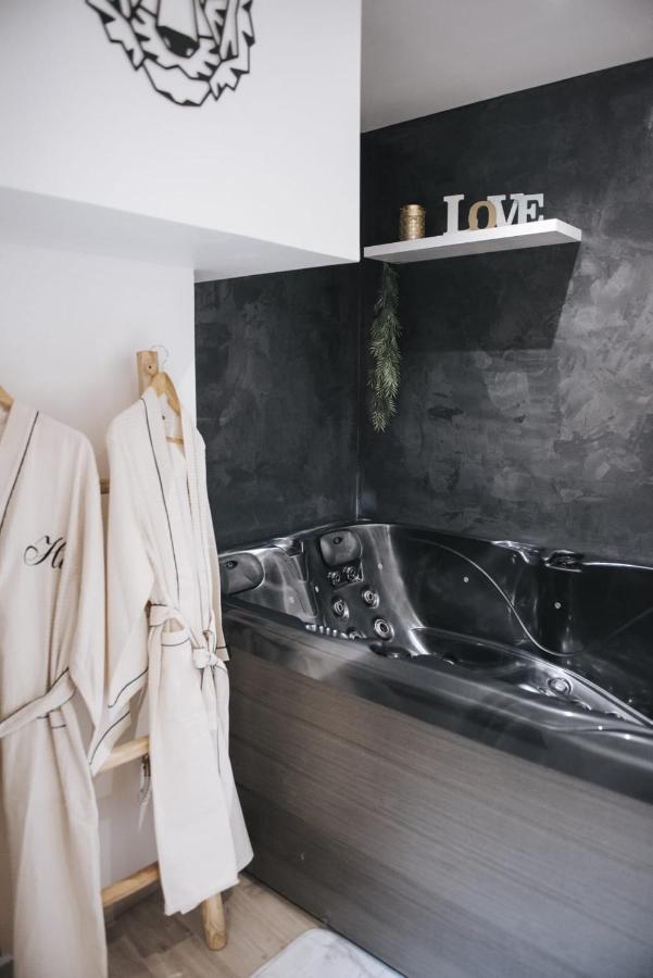 Appartement 2 Pieces Jacuzzi Бриуд Экстерьер фото